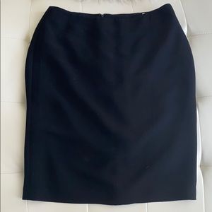 Jones New York size 4 black skirt